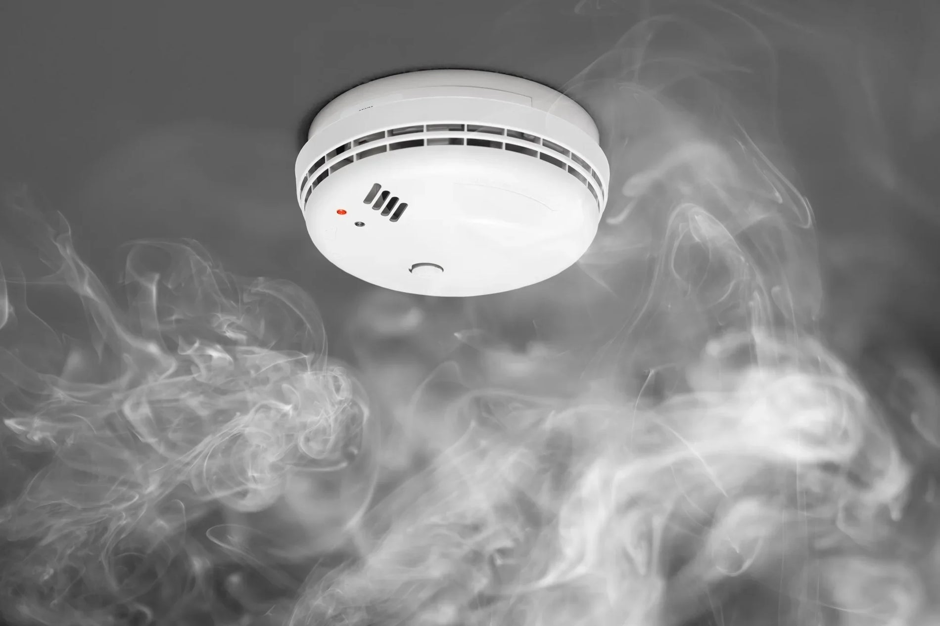 Why You Should Change Your Smoke Detector Batteries Every Year